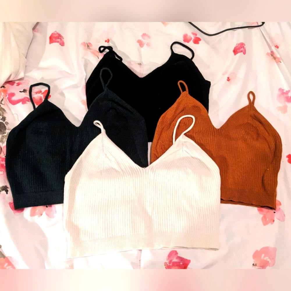 Shein Set of 4 cropped ribbed tanks size Lg black, green, white and tan